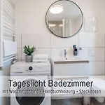 Benville - Zentral Gelegen - Waschmaschine - Wlan - Smart-tv - S-bahn 5 Min - Schnell In Dresden דירה פרייטל